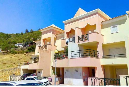 Sesimbra Sea Apartment Shared Pool & Beach