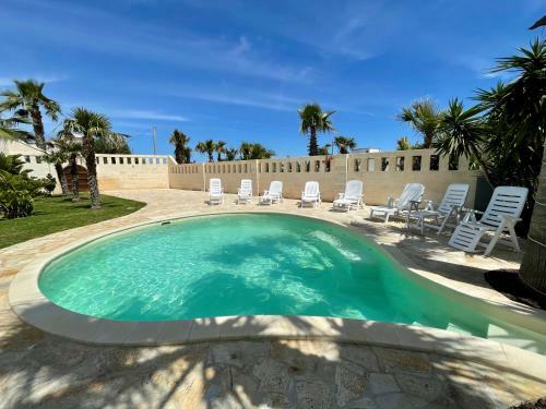 Tropical Palm Villa