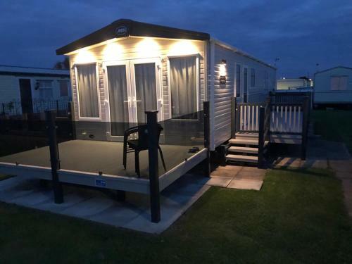 Dees Caravan Lettings Kingfisher Elm 483