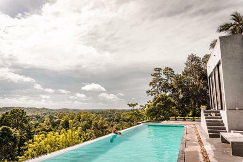 Naked Villa