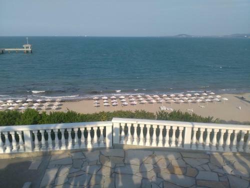 Flora Beach Apartaments