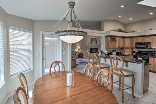 Modern Lake Havasu Oasis With Putting Green And Bbq!