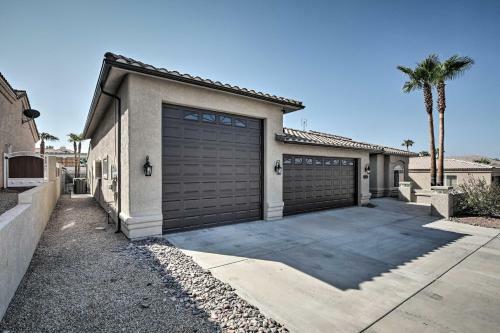 Modern Lake Havasu Oasis With Putting Green And Bbq!