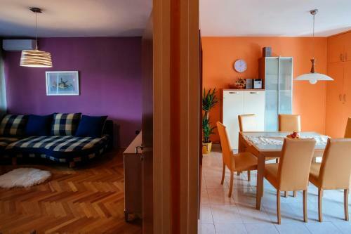 Marina Bay Apartment