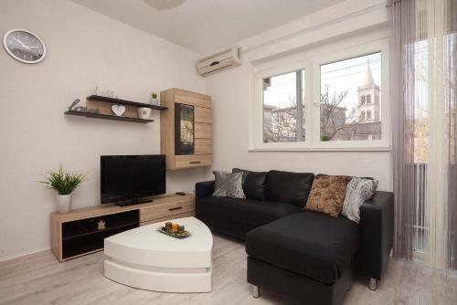 Royal View Apartment