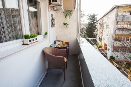 Royal View Apartment