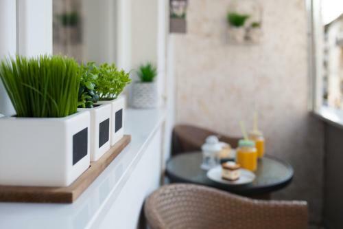 Royal View Apartment
