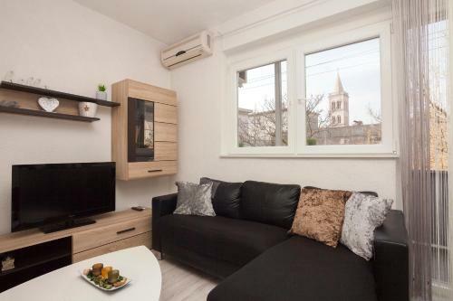 Royal View Apartment