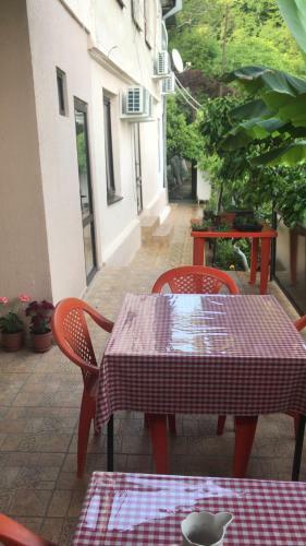Hostal Guest House Emida