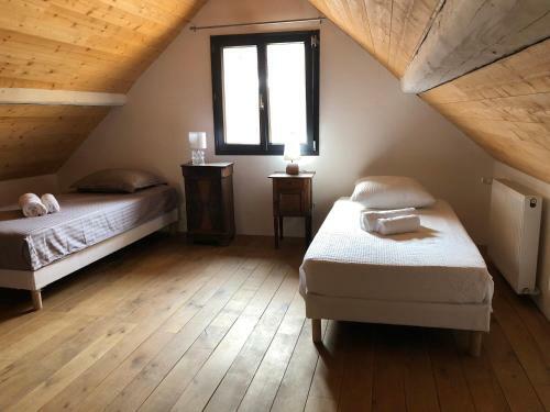 Maison Pr�s De La Rivi�re