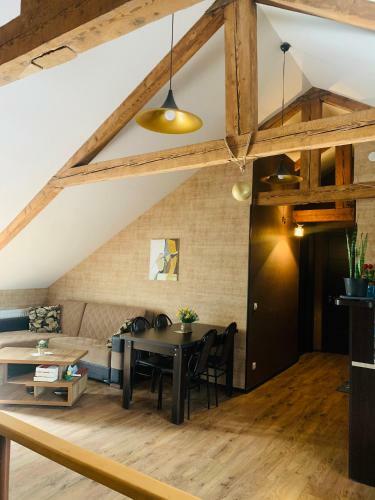 Beautiful Apartment On Atoneli