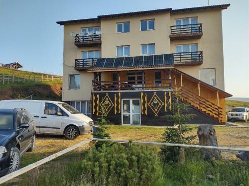 Hostal Pensiunea Patricia, V�rful Lui Roman