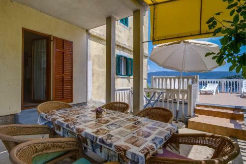Apartments Valun