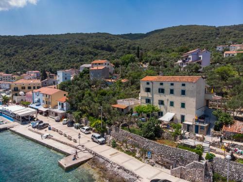 Apartments Valun