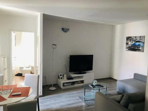 West Wall Apartment