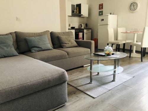 West Wall Apartment