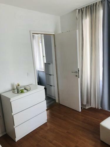 West Wall Apartment