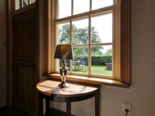 Apartamentos Cozy Farmhouse In Enschede With Terrace