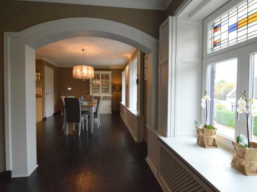 Cozy Charming Apartment In Roosteren By The Lake