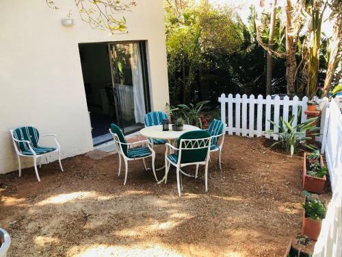 Apartamento Cozy One Bedroom Garden Cottage