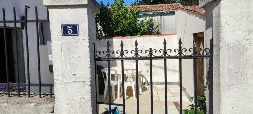 Maison Bord De Mer Vieux Chapus + D�pendance