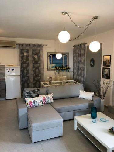Sofia's Pearl Beachfront Maisonette