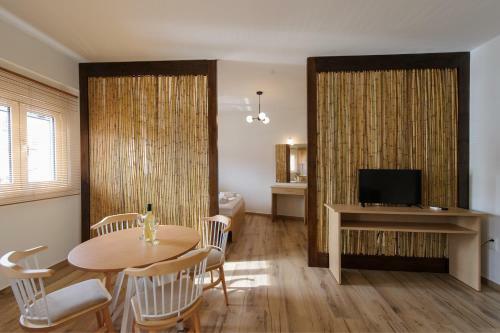 Status Luxury Apartments And Penthouse