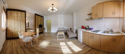 Status Luxury Apartments And Penthouse
