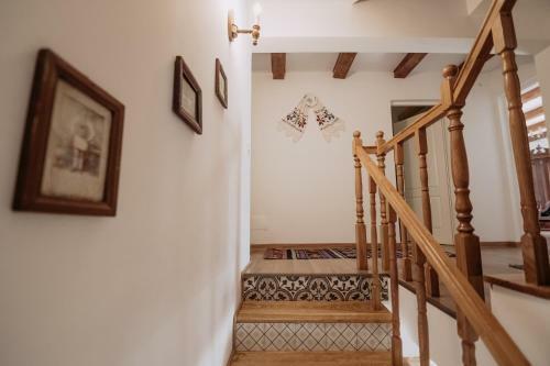 Hostal Casa De Sub Munte