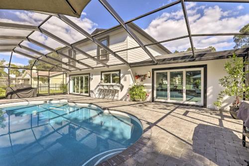 Pet-friendly Tampa Oasis About 15 Mi From Downtown!