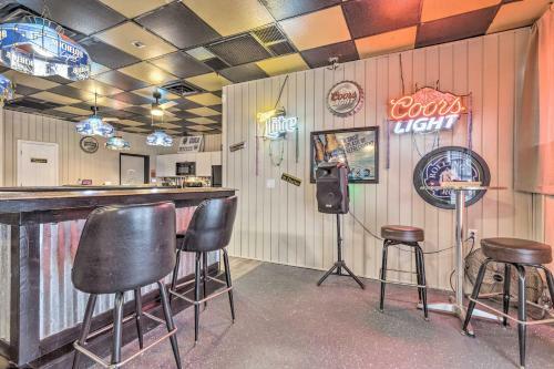 The Float Yard Pensacola Home With Pool Table