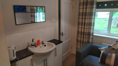 Hostal Strathavon B&B