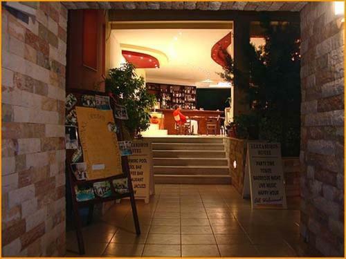 Alexandros Hotel