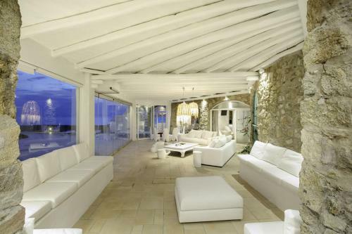 Villa Cliff Top 270