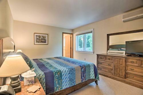 Vineyard Gem Less Than 2 Mi To Beach And Oak Bluffs!