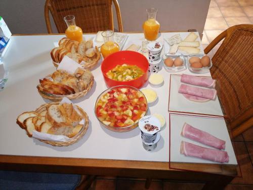 Hostal Maison Neuve Grandval