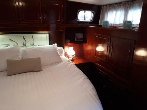 Cabana & Boat "corus"