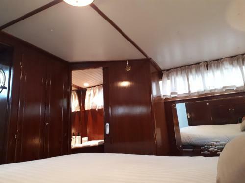 Cabana & Boat "corus"