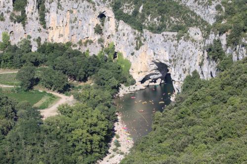 Roulottes Et Cabanes De Saint Cerice