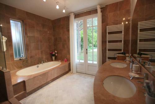 Villa Priv�e Ind�pendante Et Luxueuse Au Calme