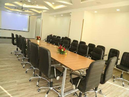 Alexander Luxury Hotel