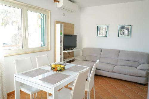 Sea View Apartments Eldo