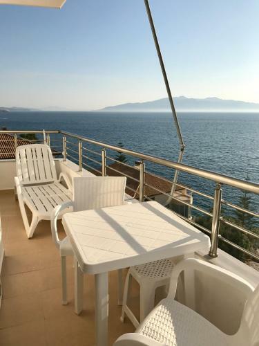 Seaside View Apartment