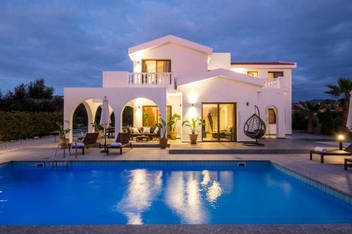 Cocoon Luxury Villa, Coral Bay, Peyia