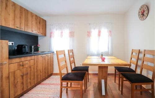 Amazing Home In Deutsch-sch�tzen With 1 Bedrooms