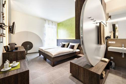 Eee Hotel