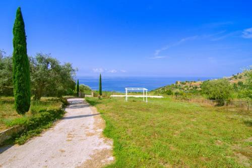 Into Lupene