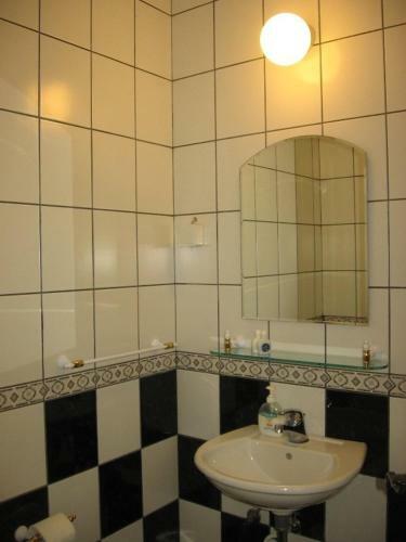 Hostal Chola Guest House