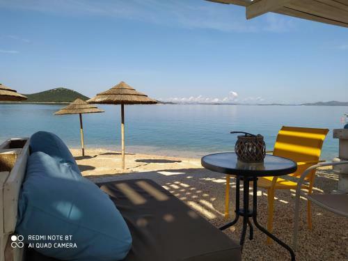 Bungalow On The Beach - Buqez Eco Resort