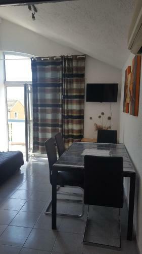 Oleander Apartment In Pako?tane